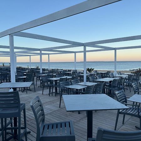 Acadie Saint Victor - Hotel Restaurant - Face Mer - Chatelaillon Plage Eksteriør billede